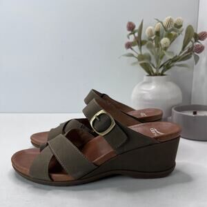 Dansko Aubree Leather Strappy Wedge Buckle Green Women 10. 5/EU41 NWD FLAW